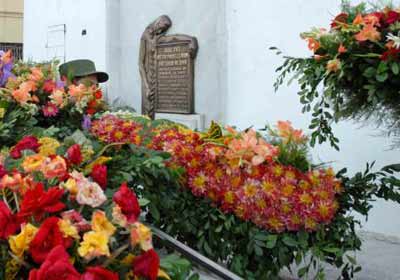 Fidel y Raúl envían ofrendas florales a caídos el 30 de noviembre de 1956