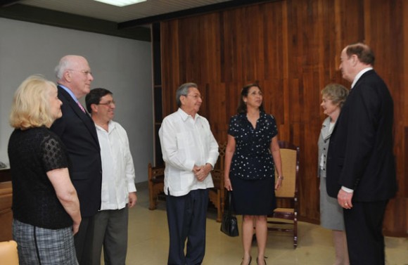 Raúl se reúne con dos senadores de EEUU