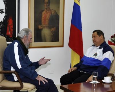 En fotos, Fidel y Raúl visitan a Chávez
