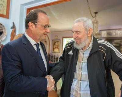 Presidente francés visita a Fidel Castro en La Habana .