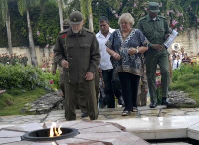 Ramiro Valdés preside homenaje a combatientes caídos (+ Foto)